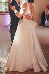 Svadobné šaty ( saténové )  + závoj + kruh pod sukňu - 7