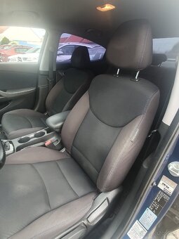 Hyundai Elantra 1,6i - 7