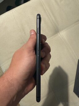 Predám IPhone 64GB - 7