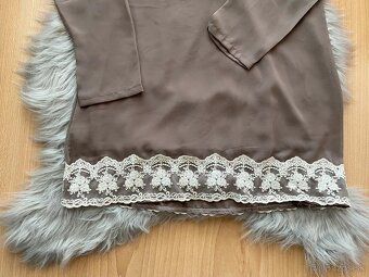 Dámska blúzka s čipkou - 7