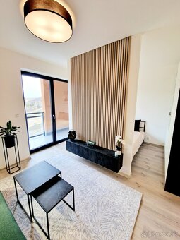 PREDÁM VEĽKÝ 2 IZB. TEHLOVÝ BYT S BALKÓNOM PRI CENTRE MESTA - 7