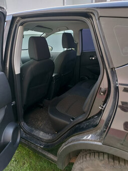 Predám Nissan QASHQAI 1.6 benzín 2009 - 7