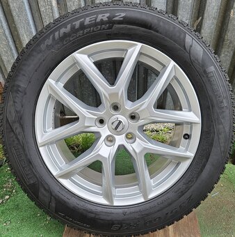 Atraktívna, orig. zimná sada VOLVO - 5x108 r17 + 235/60 r18 - 7