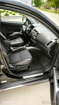 Predám MITSUBISHI OUTLANDER 2.2 DI-D 4WD TC-SST Intense+ - 7