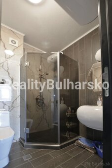 Prodej apartmánu 2+kk s výhledem na moře a bazén-Sveti Vlas - 7