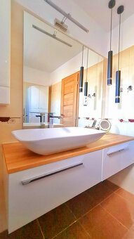 Útulný 5-izbový rodinný dom v Oslanoch s garážou - 7