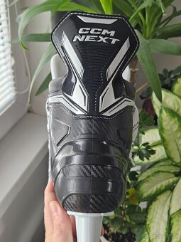 Hokejové korčule CCM Next 44,5 - 7