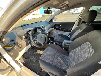 Predám KIA Ceed SW 1.6 CRDi (85 kW) Combi - 7