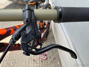 Bicykel DH Scott Voltage FR720 velkost: L - 7
