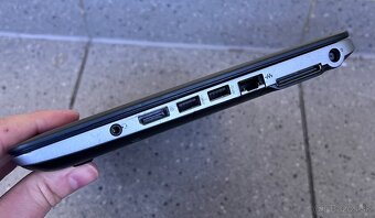 HP EliteBook 820 / i5 5200 / 8GB RAM / SSD + HDD / 12" - 7