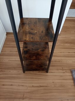 Samostatne stojace vešiaky - 7