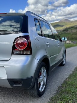 Predám VW Polo Cross 1.2 benzin 51kw - 7