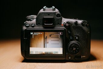 Canon EOS 6D Mark II - 7