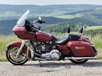 Harley Davidson Road Glide - 7