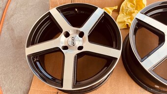 DOTZ CP5  Dark 7Jx17 ET15 4x108 stred 65,1 - 7