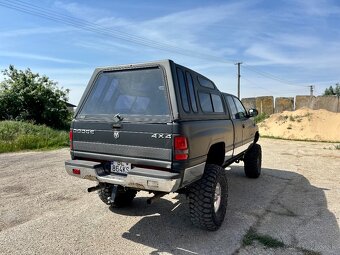 Dodge Ram 1500 V8 5,9 4x4 - 7