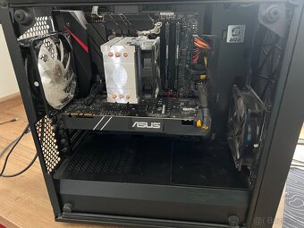 I5 8400, 16GB RAM, ASUS 1080 8GB, 32’’ monitor - 7