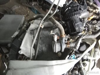 Toyota hilux 2.4 diesel rok 2023 zelená tmavá metalíza - 7