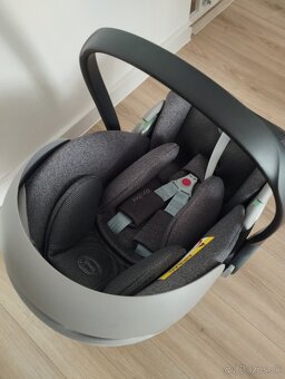 Vajíčko Cybex Cloud T+ spolu so základňou Cybex Base T - 7