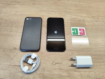 Apple iPhone SE 2020 (2nd gen) - 100% super stav + v záruke - 7