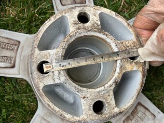 R15 hliníkové disky Dezent rozteč 4x108 6x15 ET25 - 7