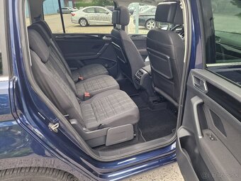 Predám VW Touran 2.0 TDI DSG NAVI full-LED PANO KAMERA - 7