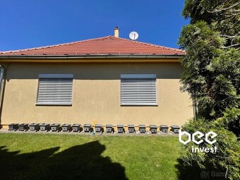 Rodinný dom s veľkým pozemkom,  s prekrytým bazénom,  s  alt - 7