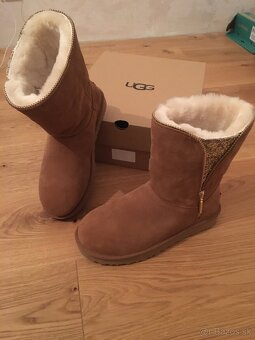 UGG W Classic Zip Boot Cosmos dámske snehule - 7