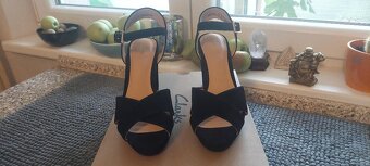 Clarks kožené sandále, PC 139,95 eura. veľ. 38 - 7