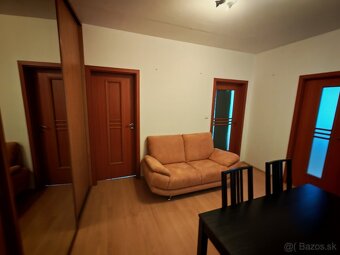 Prenajmem 2 izby v 3-izbovom byte - 7
