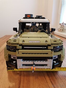 Land Rover Defender - 7