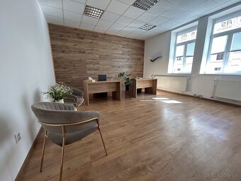 Kancelárske priestory v centre mesta Levice - 7