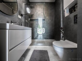 Luxusná vila s dvojgarážou a slnečným pozemkom v mestskej ča - 7