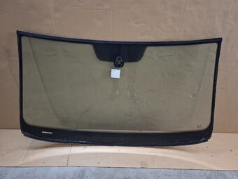 čelné sklo Passat B8, lišty, senzor - 7