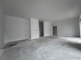 5i dom | pozemok 417m2 | 2x parking - 7