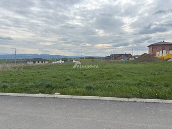 PREDAJ: Stav. pozemok s IS; 640 m2, Mlynica-Poprad, 120.000 - 7
