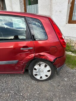 Predám Ford Fiesta 1.2 - 7