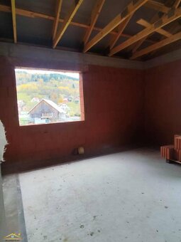 NA PREDAJ – Hrubá stavba rodinného domu v centre obce Oščadn - 7