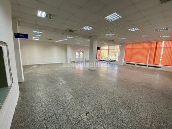 Veľké obchodno-komerčné priestory na prenájom vo frekventova - 7