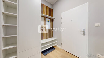 Jedinečný 3 izbový byt 64 m2+ 8 m2 balkóny + parking, Piešťa - 7