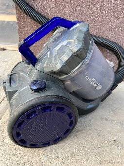 Vysávač – funkčný, lacno - 7