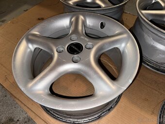 Borbet R15 4x100 7J ET35 - 7