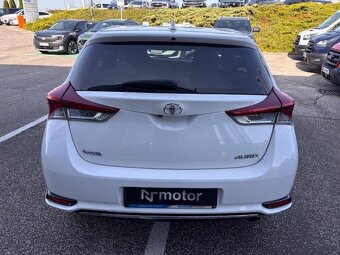 Toyota Auris 1.6 D-4D S&S Executive 9/2015 - 7