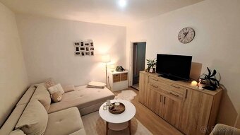 EXKLUZÍVNY PREDAJ-Kompletne prerobený 2 izb.byt s loggiou KN - 7