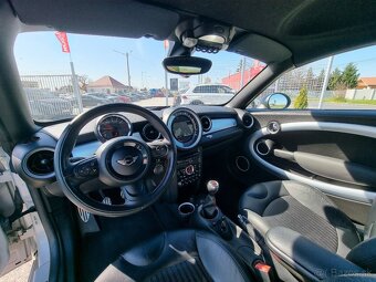 Mini Cooper 1.6i JCW Coupe 210k MT6 2m za 12.490 € - 7