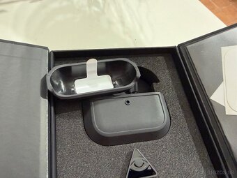 Dbrand grip púzdro apple airpods pro 3 - 7