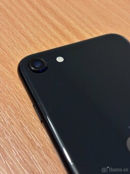 Predám - Apple iPhone SE (2020) 64 GB ČIERNY - 7