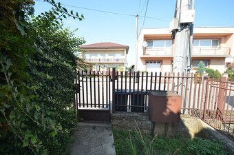 EXKLUZÍVNE-NA PREDAJ 2-generačný rodinný dom v slepej ulici - 7