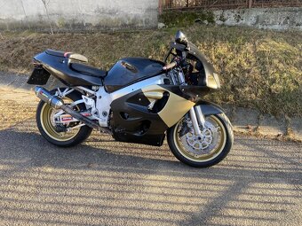 Suzuki gsxr 750 - 7