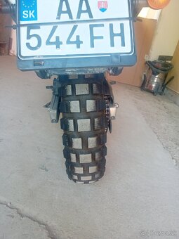 Predán Aprilia Pegaso 650 i.e ročnik 2003 - 7